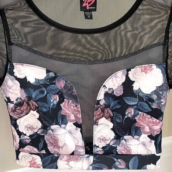 2B Bebe size XS Deep V Floral Crop Top - Picture 5 of 15
